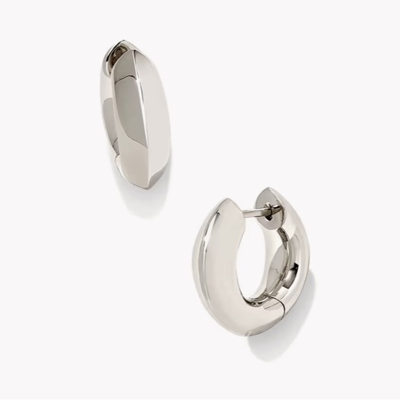 Kendra Scott Mikki Metal Huggie Earrings in Silver - Picture 1 of 4